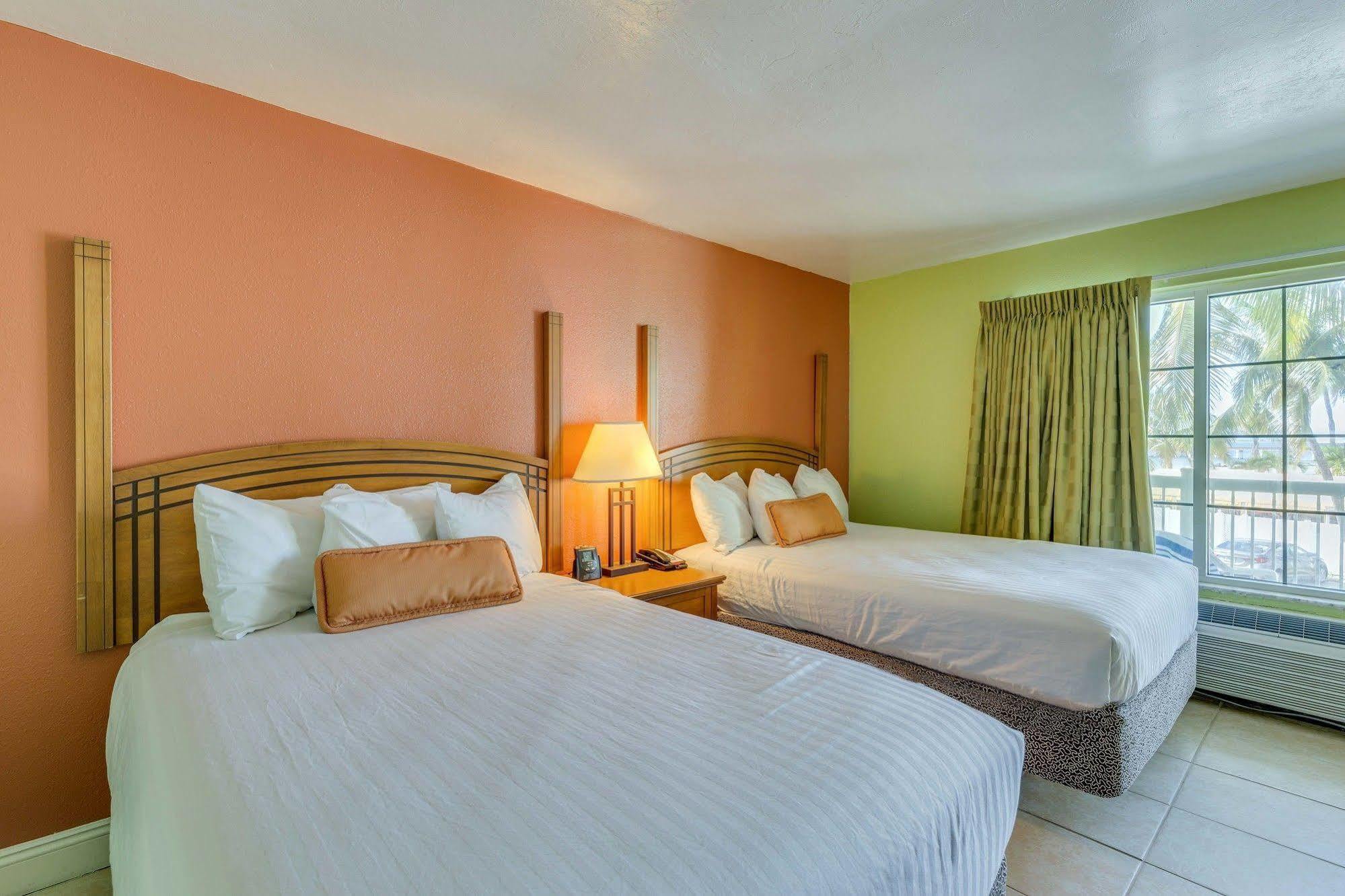 פורט מיירס ביץ' Pierview Hotel And Suites מראה חיצוני תמונה